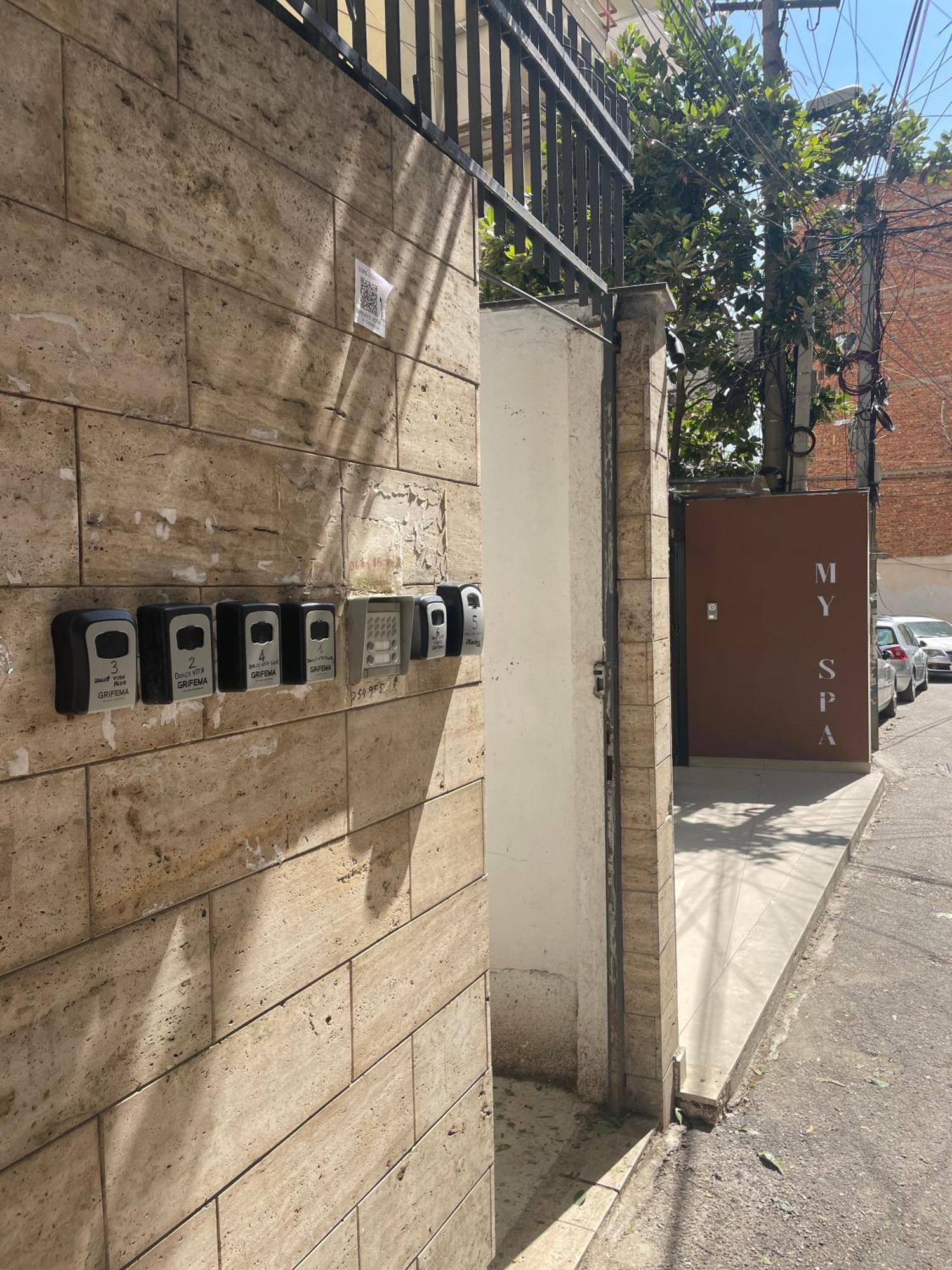 Suite Dolce Vita Tirana Exteriör bild